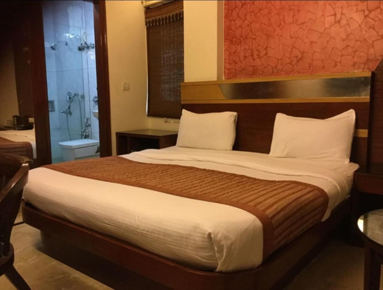 Jenus Hotel-Sindhi Camp Divisione di Divisione di Jaipur Esterno foto